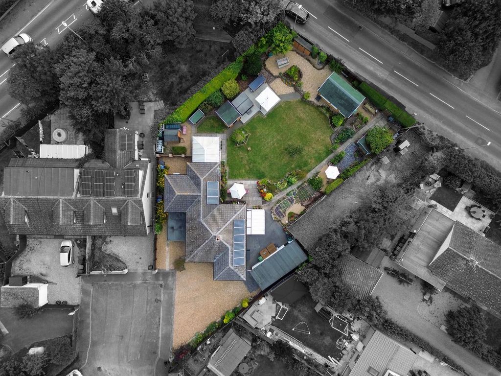 Property photo 2 of 39