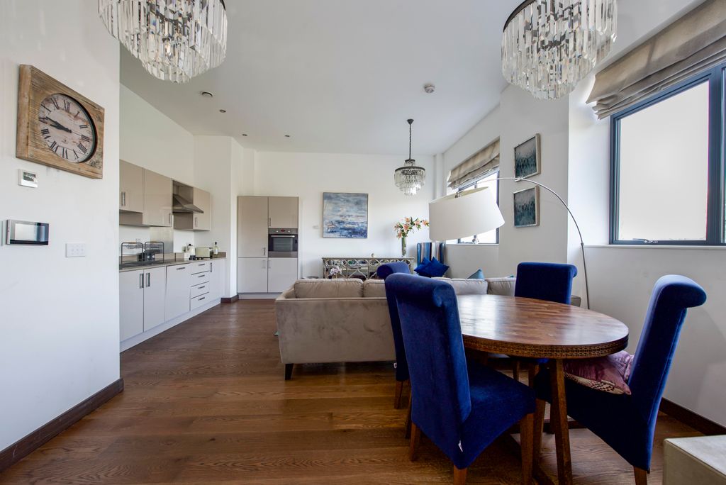 Property photo 3 of 11