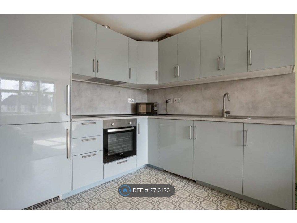 Property photo 1 of 7 Kitchen