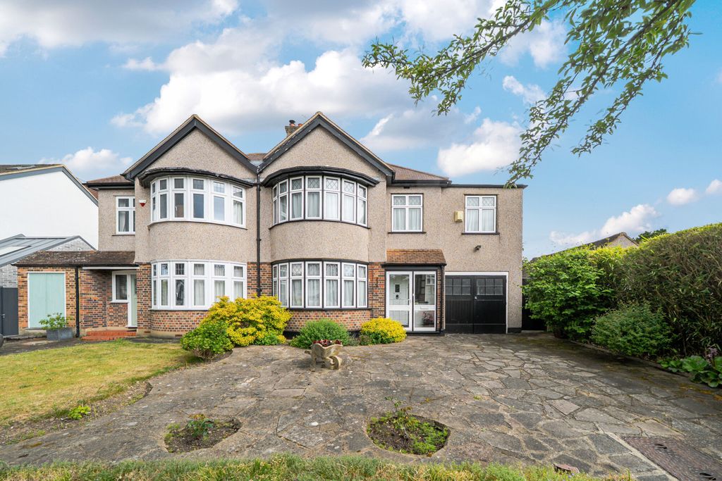 Property photo 1 of 20 1456511-1-6A04711...