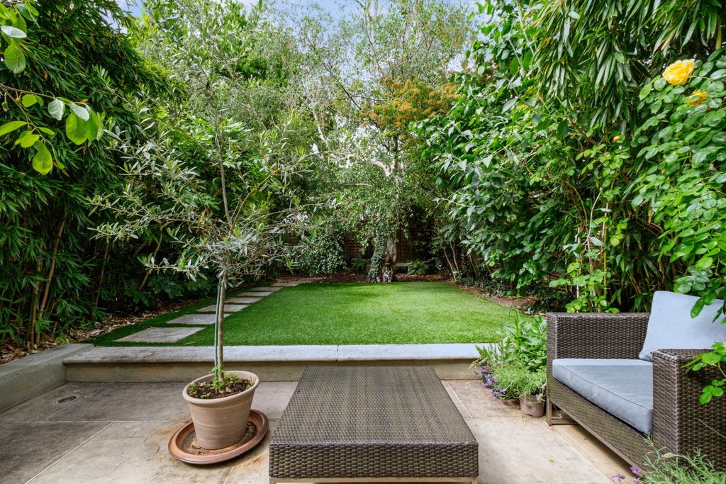 Property photo 2 of 12 Picture No. 32