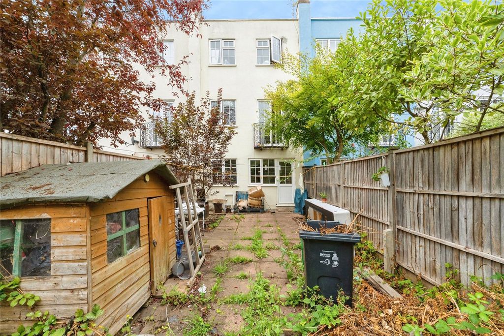 Property photo 2 of 16 Picture No. 19