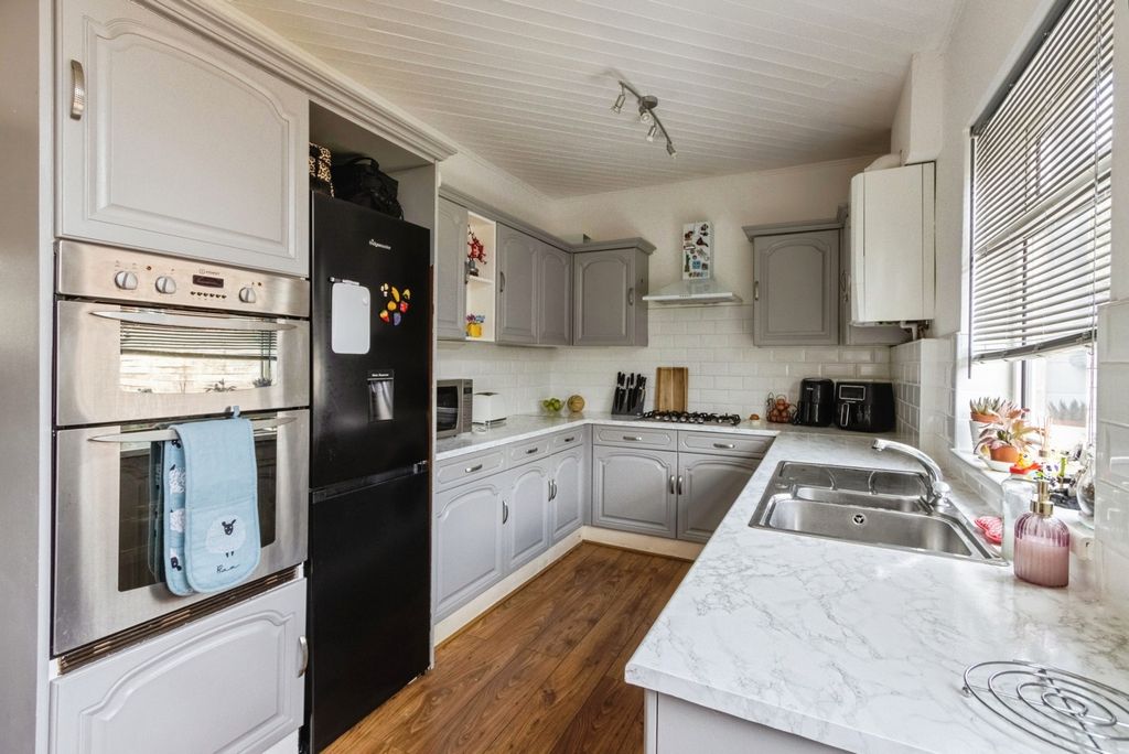 Property photo 3 of 14 Pbox-Img.Jpg