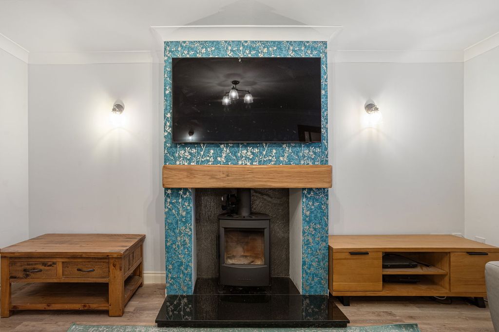 Property photo 3 of 23