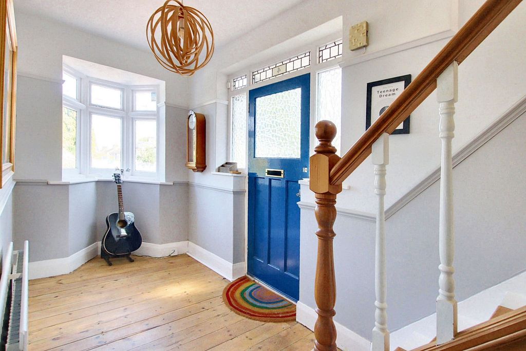 Property photo 2 of 17