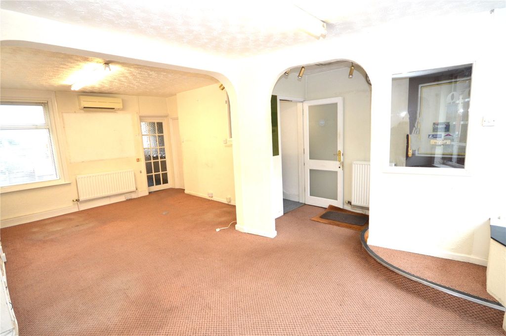 Property photo 2 of 14 Front Ground Floor