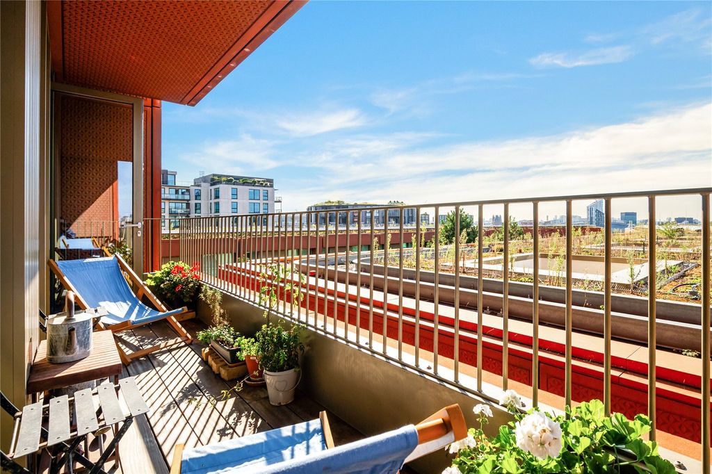 Property photo 2 of 16 Picture No. 12