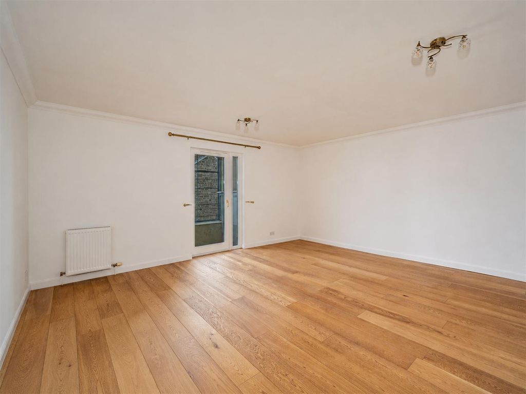 Property photo 3 of 16 2 Lilybank Mews Dundee-3.Jpg