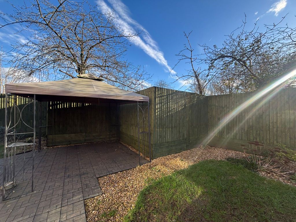 Property photo 3 of 18 Garden