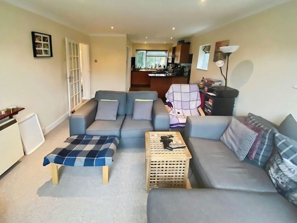 Property photo 3 of 11 654F8d44-Bc1.Jpg