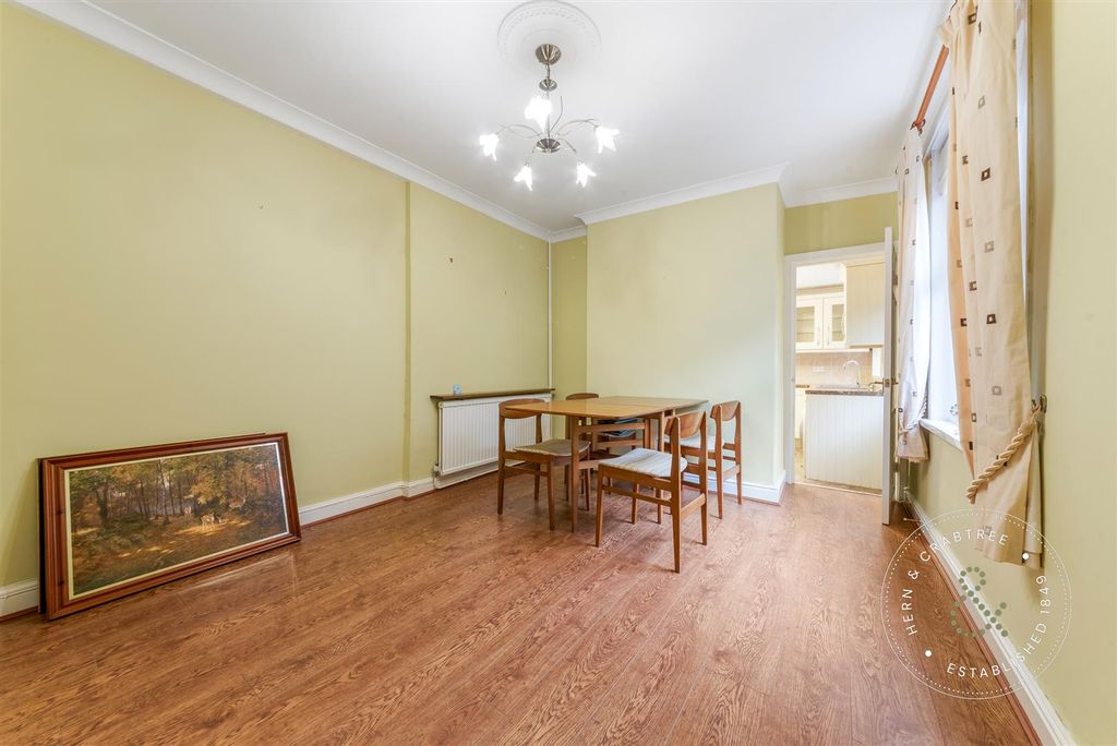 Property photo 3 of 35 Talbot-Street-20.Jpg