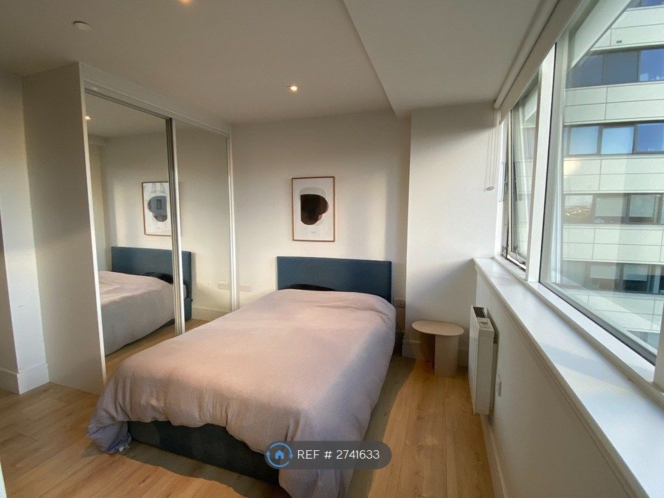 Property photo 3 of 10 Bedroom