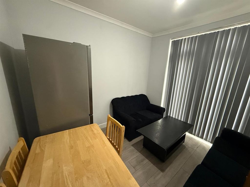 Property photo 3 of 8 Img-20260413-Wa0033.Jpg