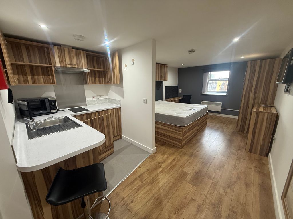 Property photo 3 of 6 Bedroom 1