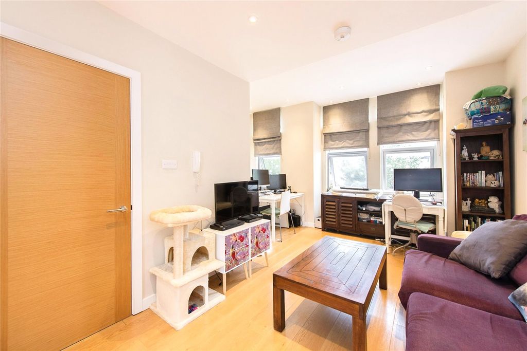 Property photo 3 of 10 Picture No. 13