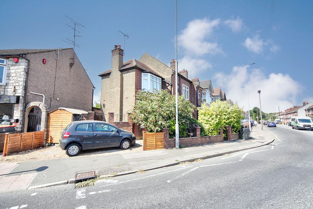 Property photo 3 of 20 5392502