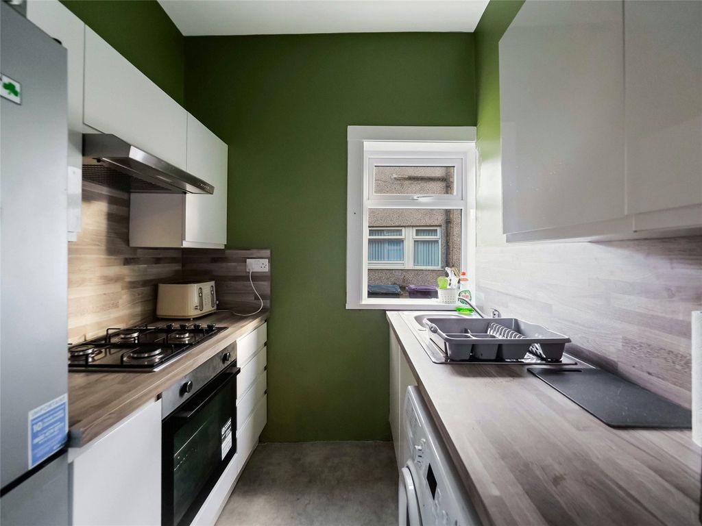 Property photo 3 of 21 Picture No. 10