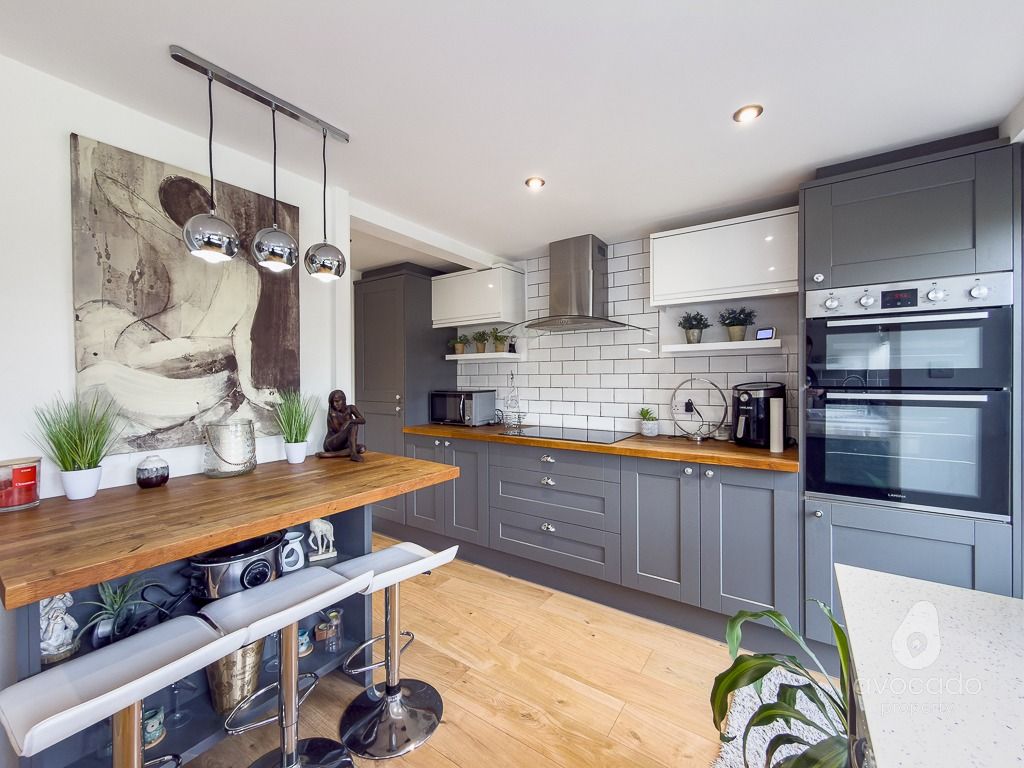 Property photo 2 of 17 4987813