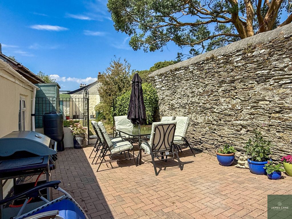 Property photo 3 of 18