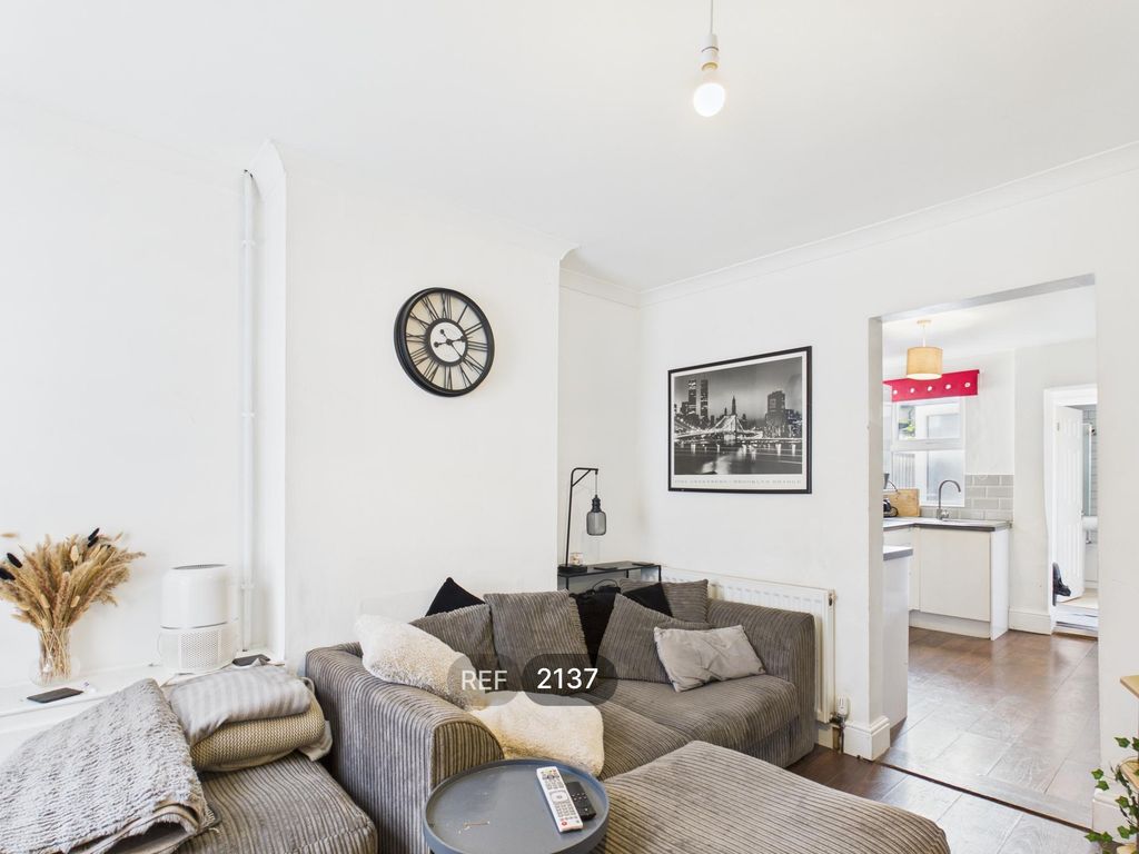 Property photo 1 of 12 Living Room