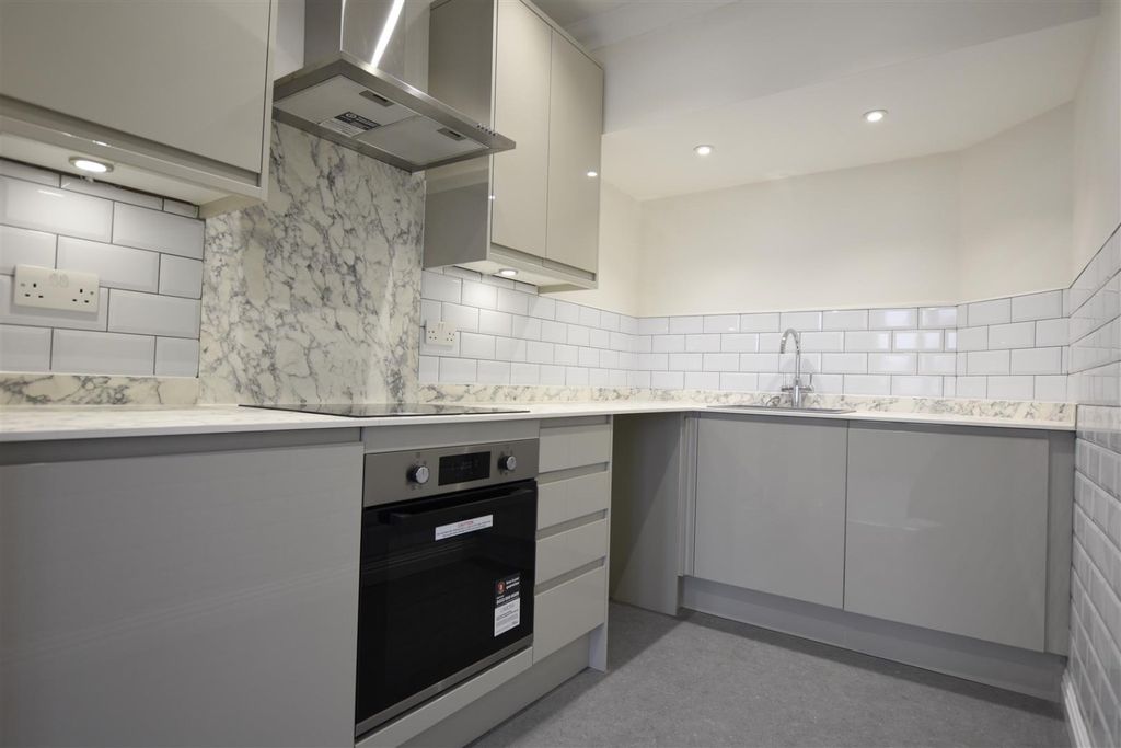 Property photo 2 of 7 5301651
