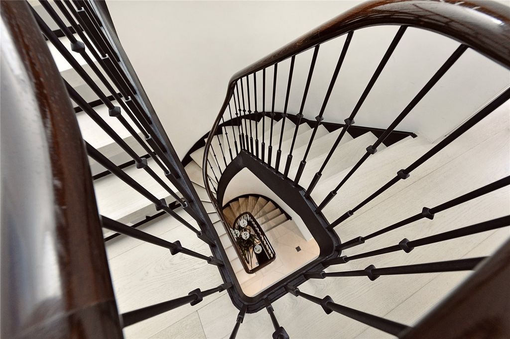 Property photo 2 of 14 Picture No. 16