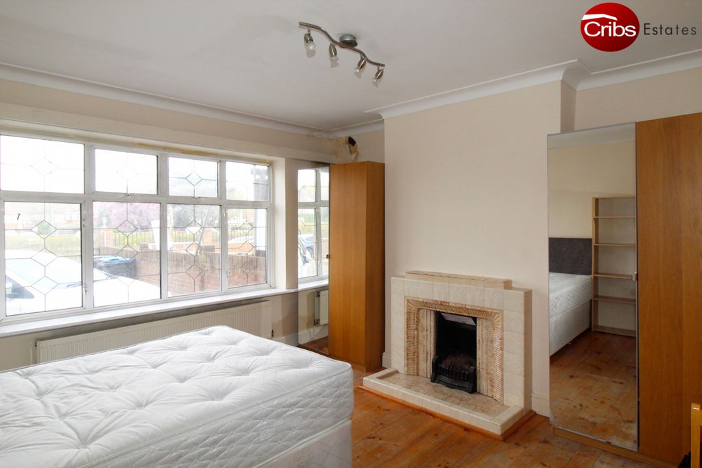 Property photo 3 of 12 Gallery