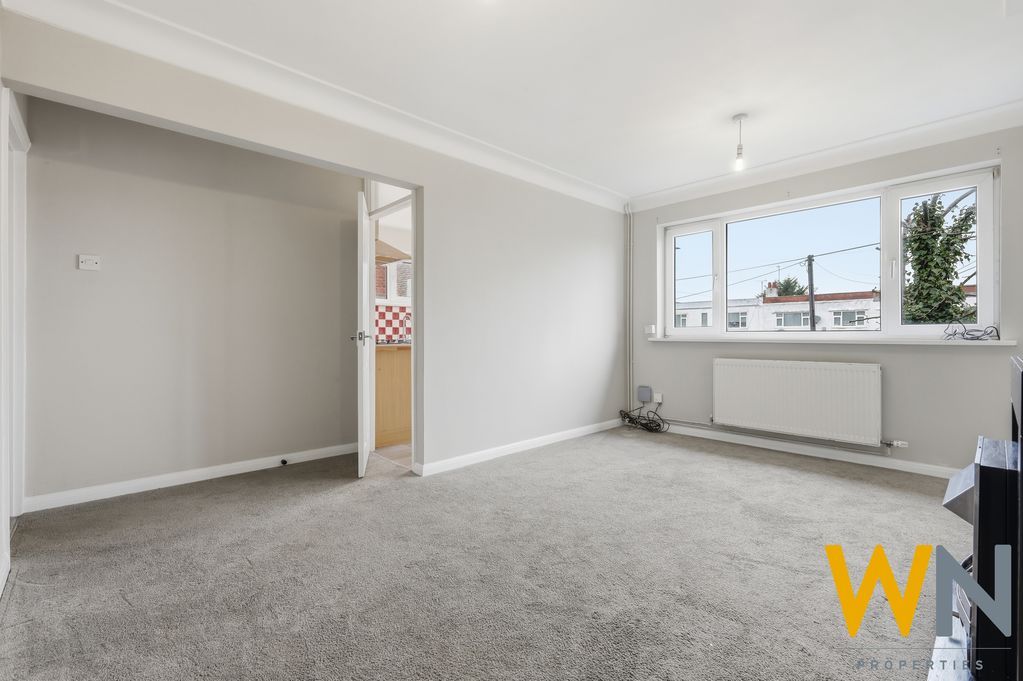 Property photo 3 of 14 Photo 12