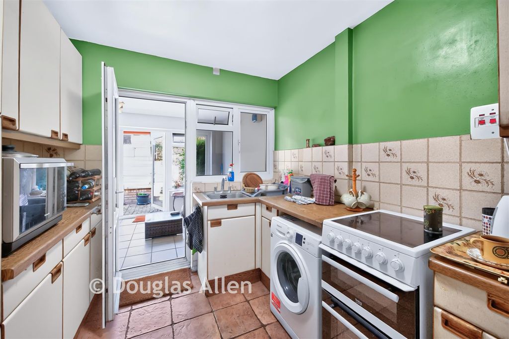Property photo 2 of 8 (Untitled)