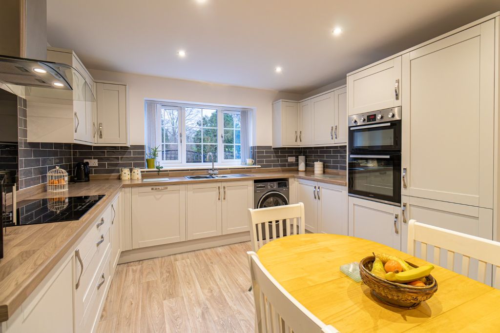 Property photo 3 of 21 3578245