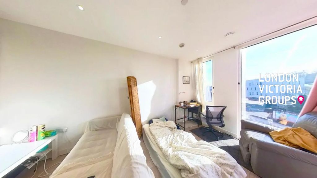 Property photo 3 of 10 1-4187.Jpg