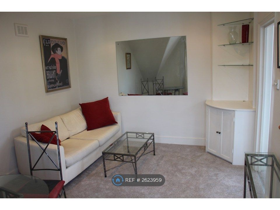 Property photo 3 of 10 Living Room