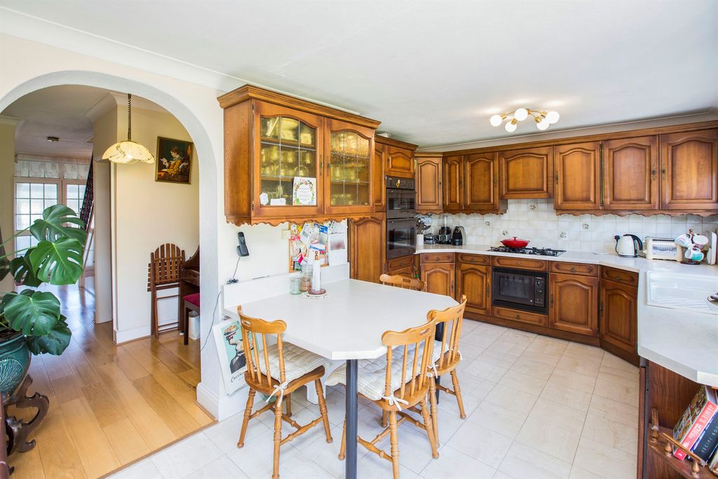 Property photo 2 of 14