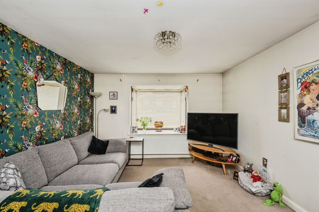 Property photo 3 of 12