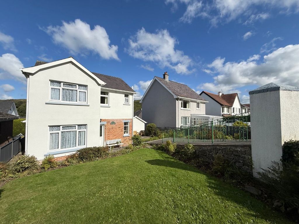 Property photo 3 of 55