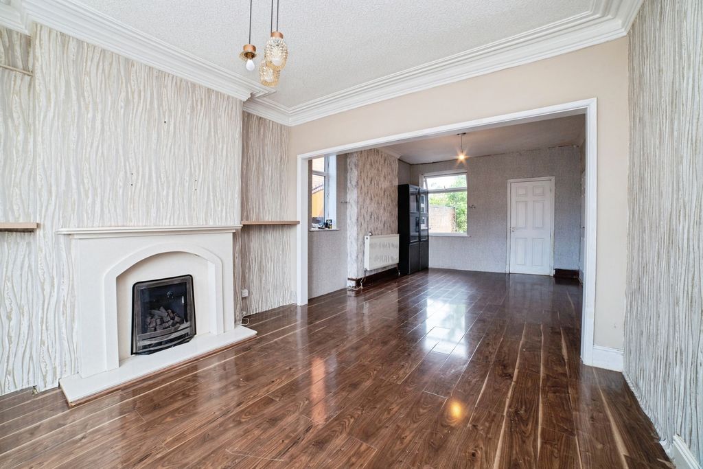 Property photo 3 of 20 Pbox-Img.Jpg