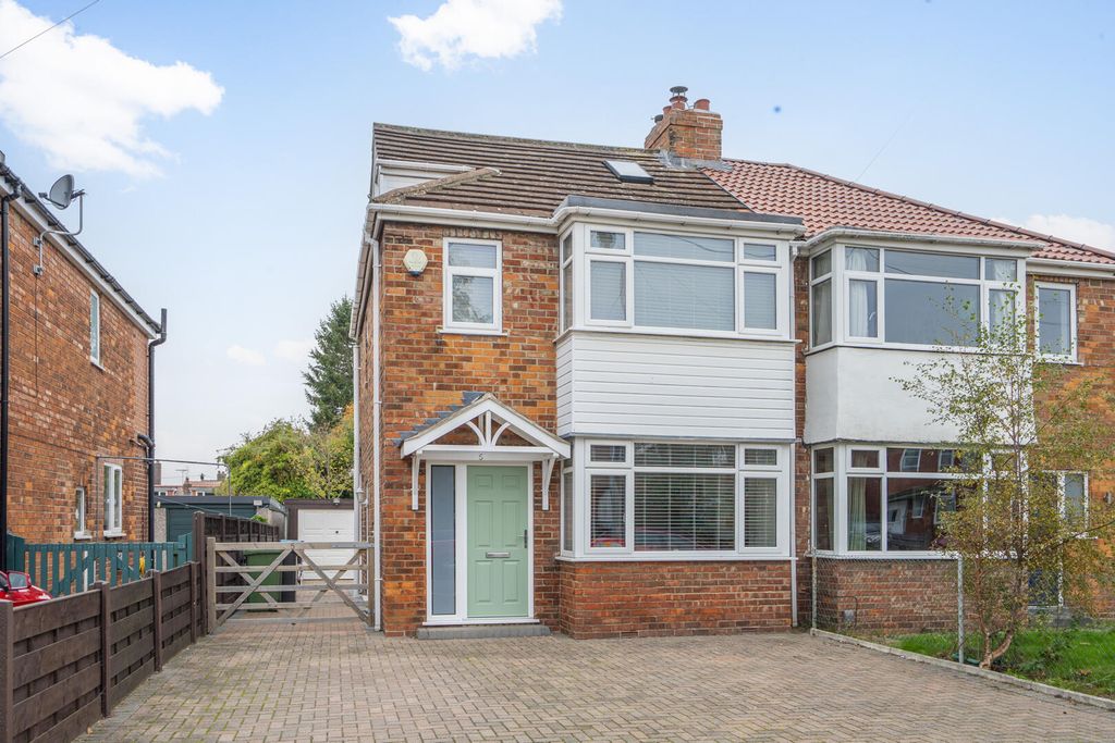 Property photo 1 of 15 Front (Exterior)