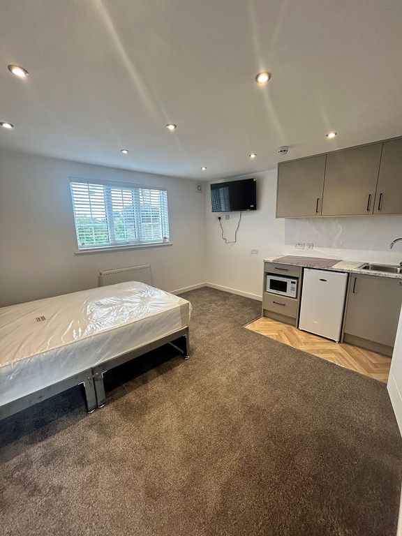 Property photo 2 of 8 2694-Pra12741-2-Raw