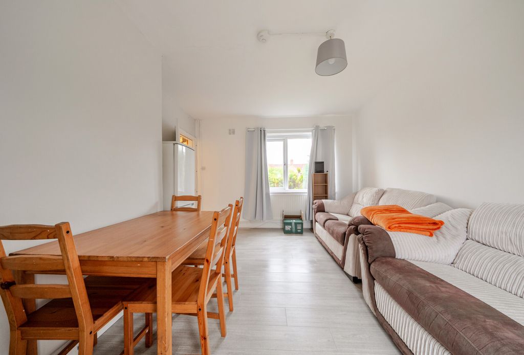 Property photo 2 of 11 1369307-10-6908c6...