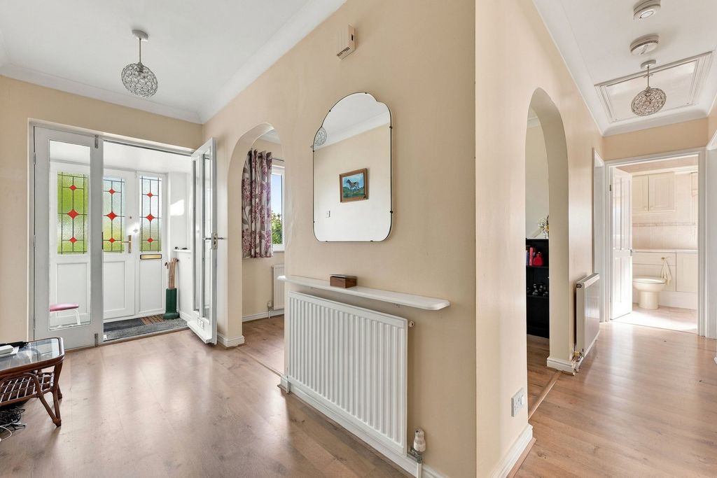 Property photo 3 of 29