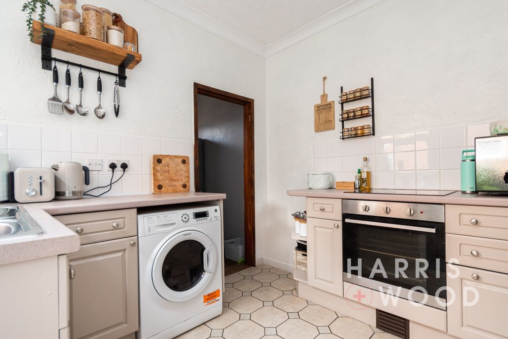 Property photo 2 of 18 4408951