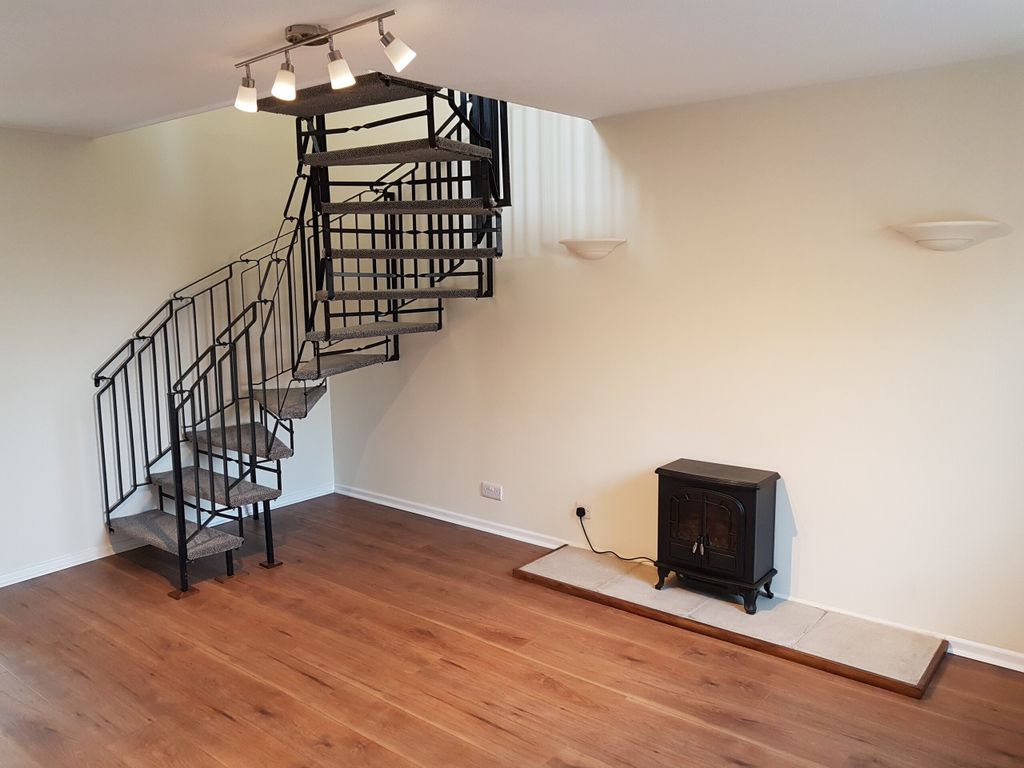 Property photo 3 of 18 Photo 1