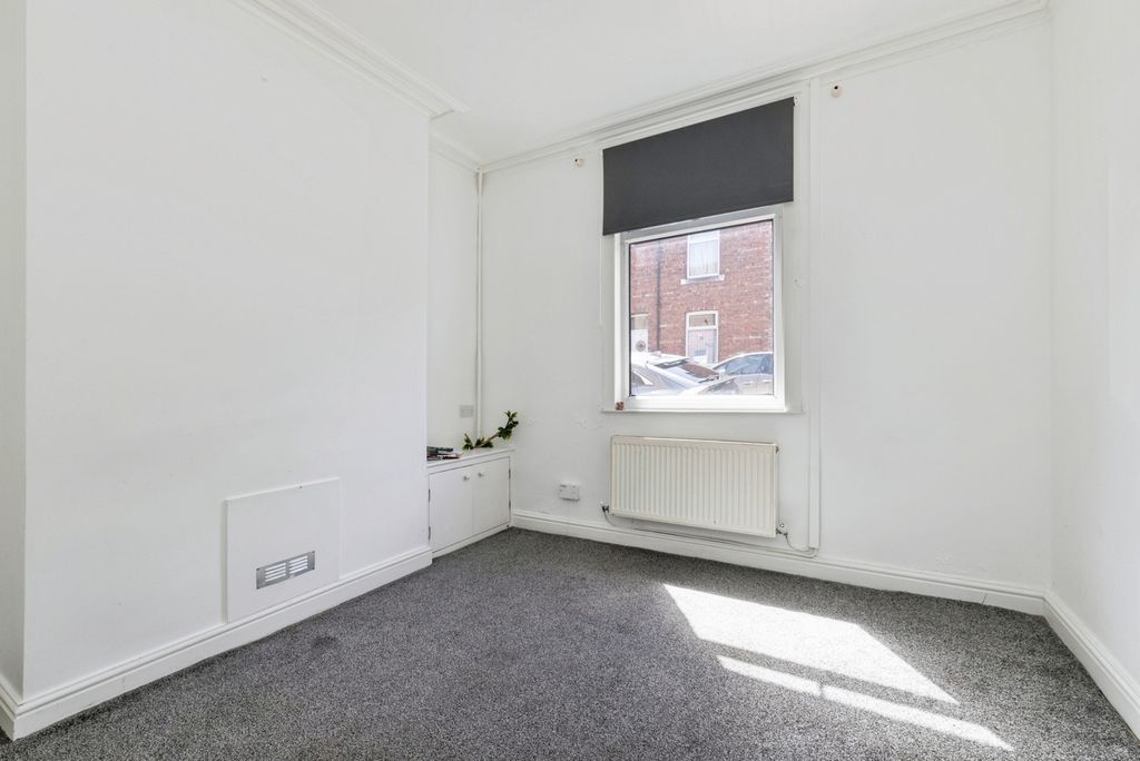 Property photo 2 of 17 Pbox-Img.Jpg