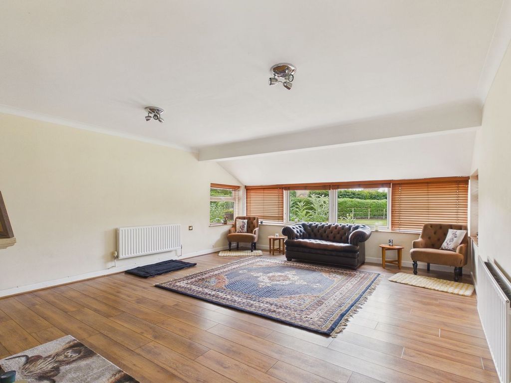 Property photo 2 of 27