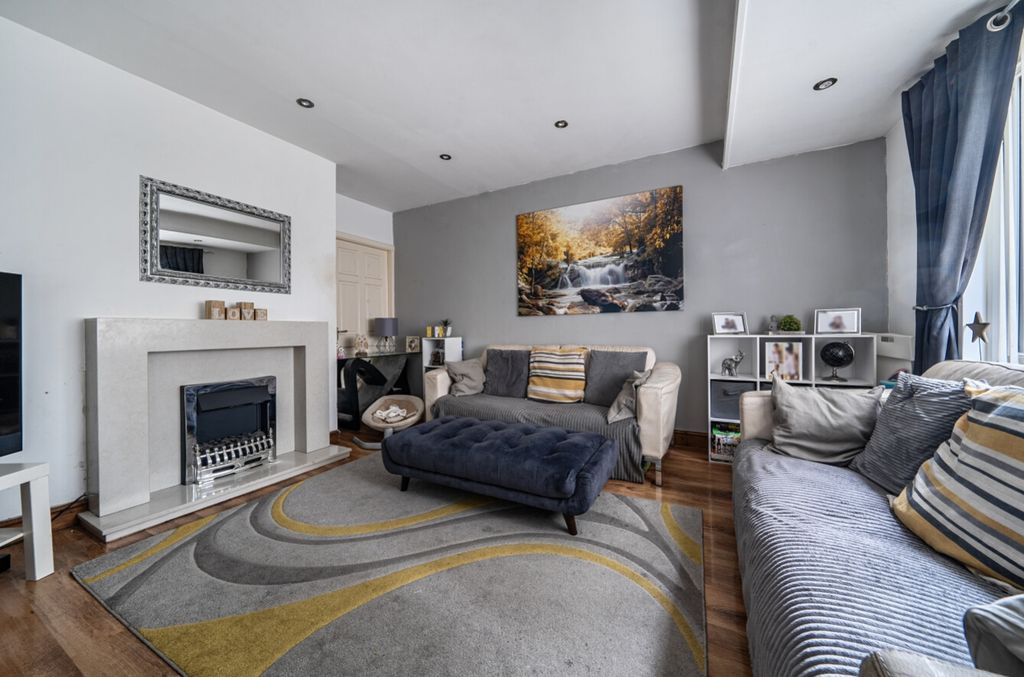 Property photo 2 of 13 1417239-9-699d96B54E748