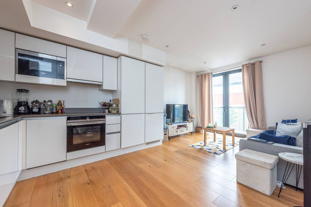 Property photo 2 of 7