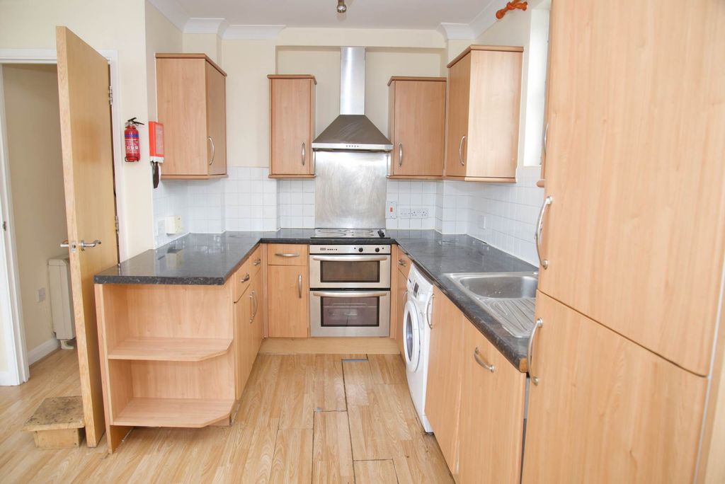 Property photo 3 of 11