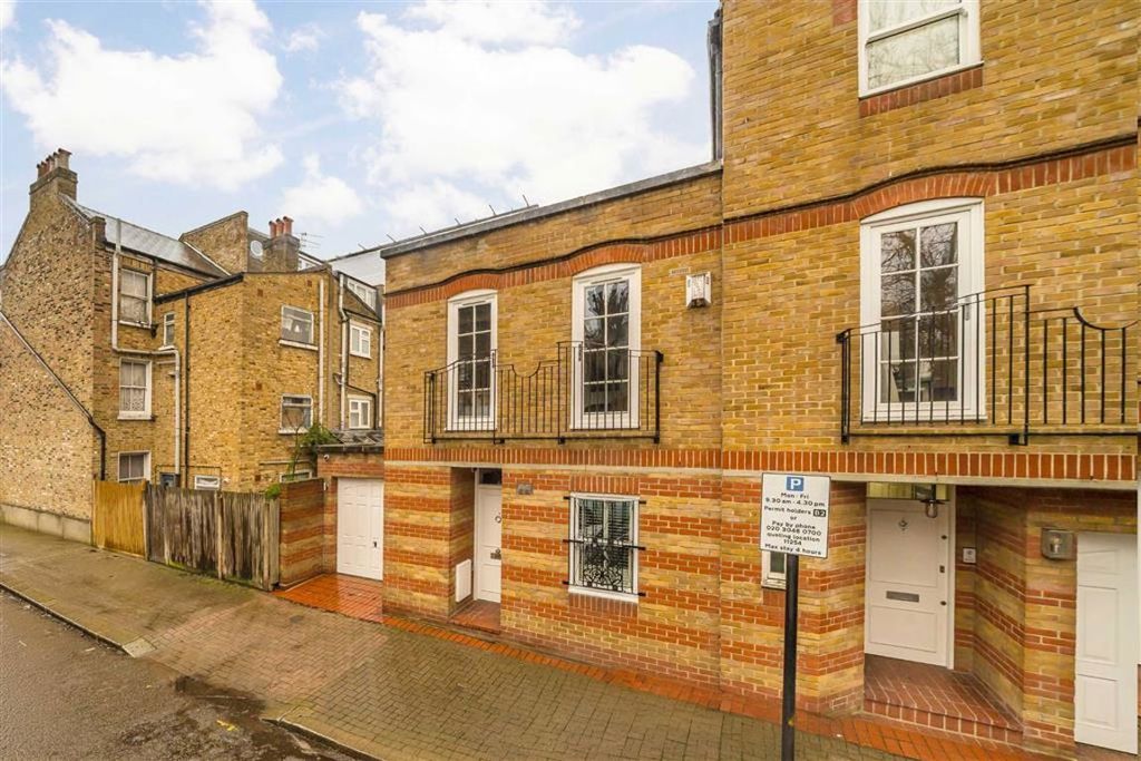 Property photo 1 of 8