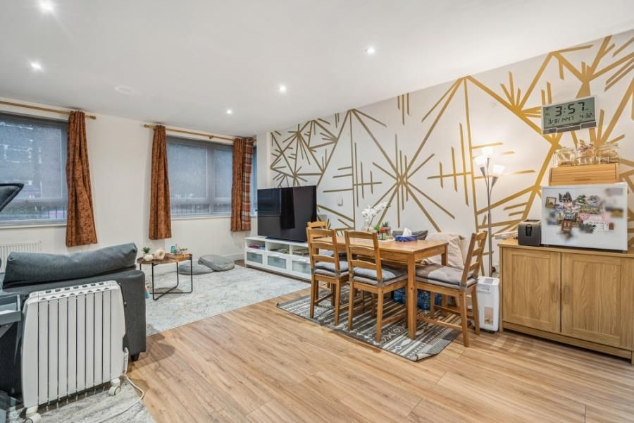 Property photo 2 of 8