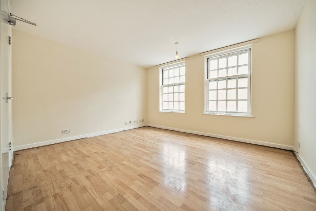 Property photo 3 of 11 4208622